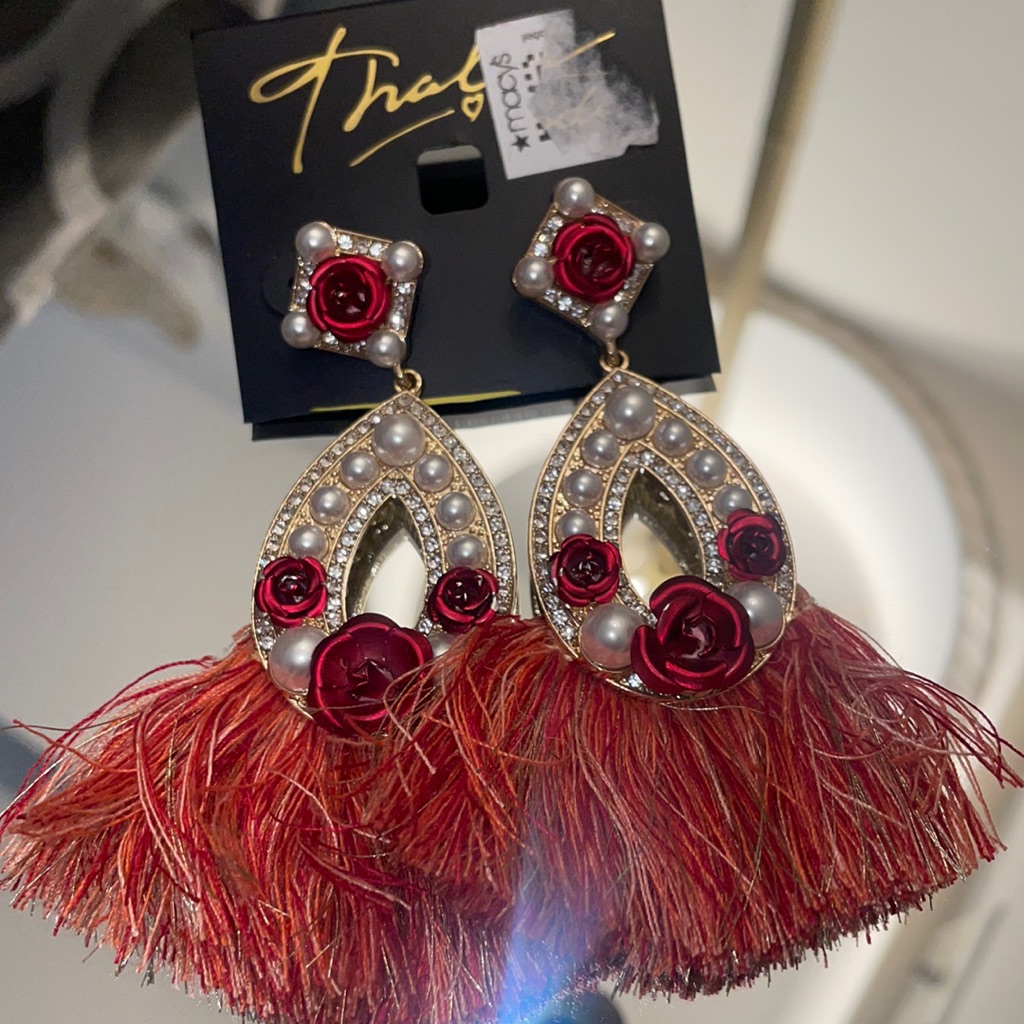 Nwt Red Gold Statement Earrings 18$